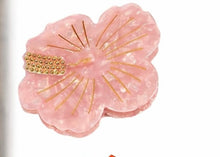 Load image into Gallery viewer, Hibiscus Hair Claw