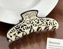 Load image into Gallery viewer, Hollow Acetate Hair Claw - Beige
